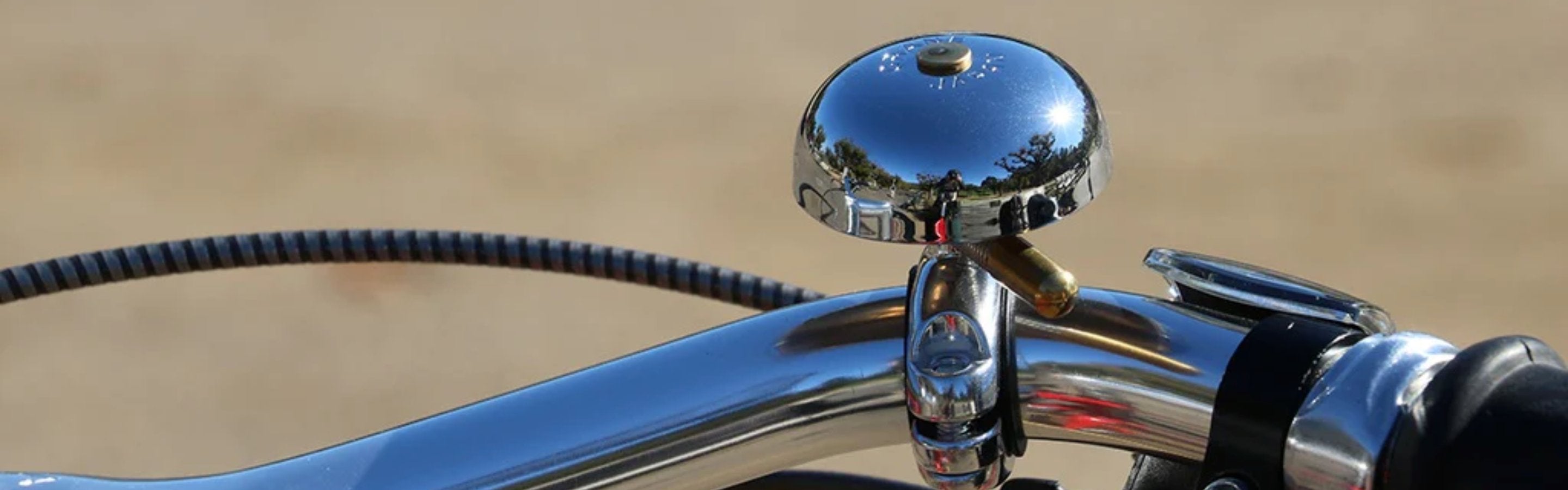 Sonnette De Vélo Bella Mini Brun Dresco - Son Clair, Montage Guidon Standard 22.2 Mm, Diamètre 36 Mm