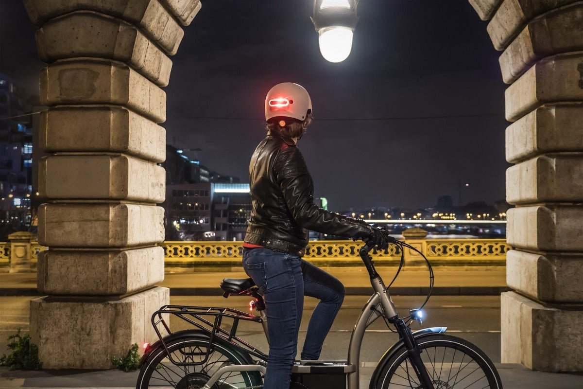 Cosmo Connected - Eclairage clignotant / feu de stop vélo